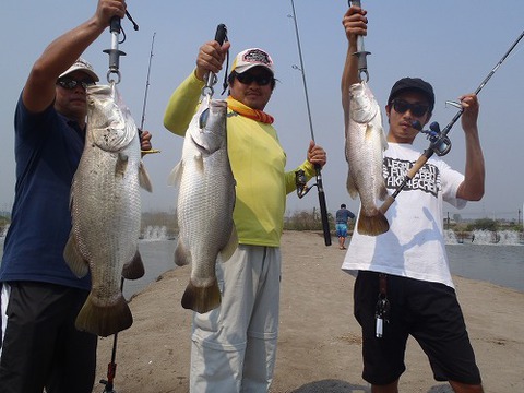 2013.02.14 BKK FISHING POND 015.jpg