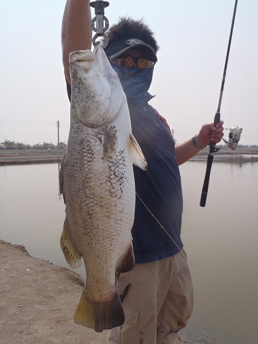 2013.02.14 BKK FISHING POND 018.jpg